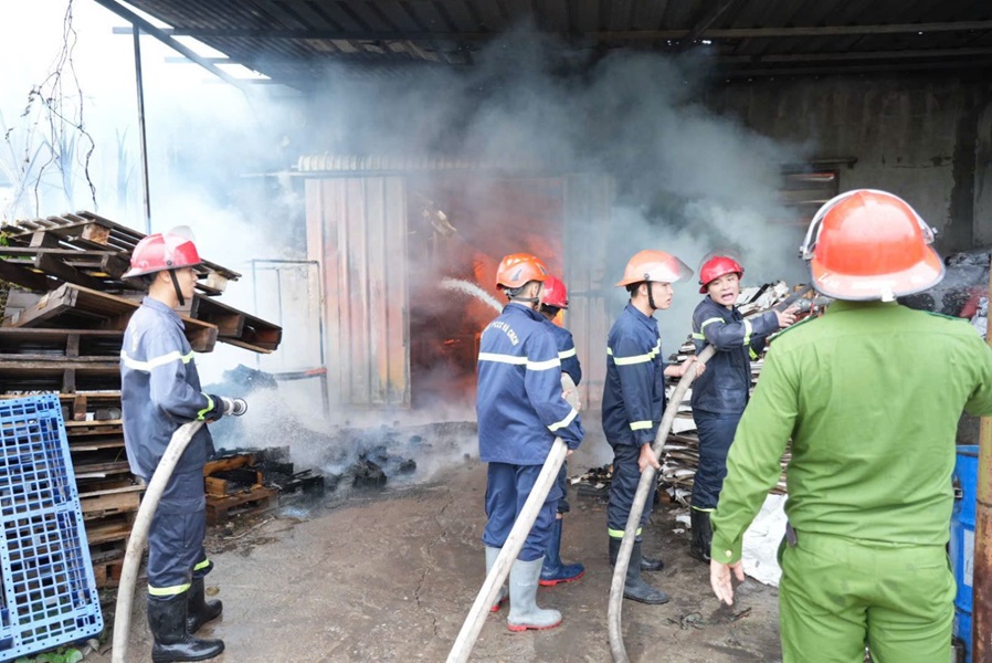 Cháy xưởng sản xuất Công ty TNHH sản xuất và kinh doanh Thái Phương Cháy xưởng sản xuất Công ty TNHH sản xuất và kinh doanh Thái Phương
