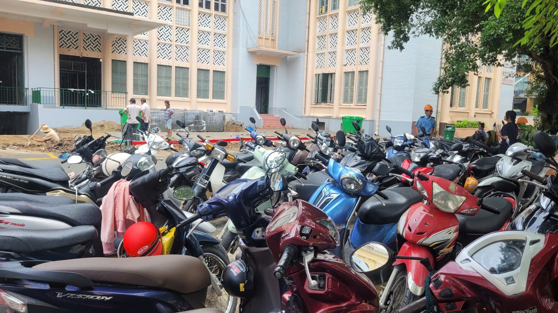 TP. HCM đề xuất giải pháp chuyển đổi xe máy chạy xăng cũ sang động cơ điện