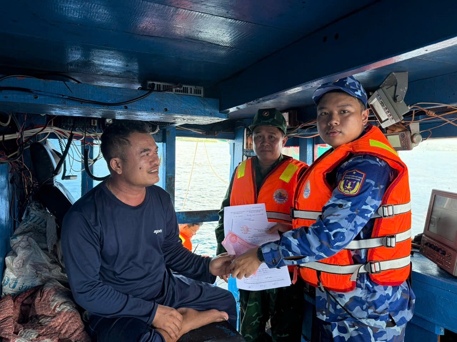 Bàn giao quyết định xử phạt vi phạm hành chính đối với thuyền trưởng tàu cá vi phạm Bàn giao quyết định xử phạt vi phạm hành chính đối với thuyền trưởng tàu cá vi phạm