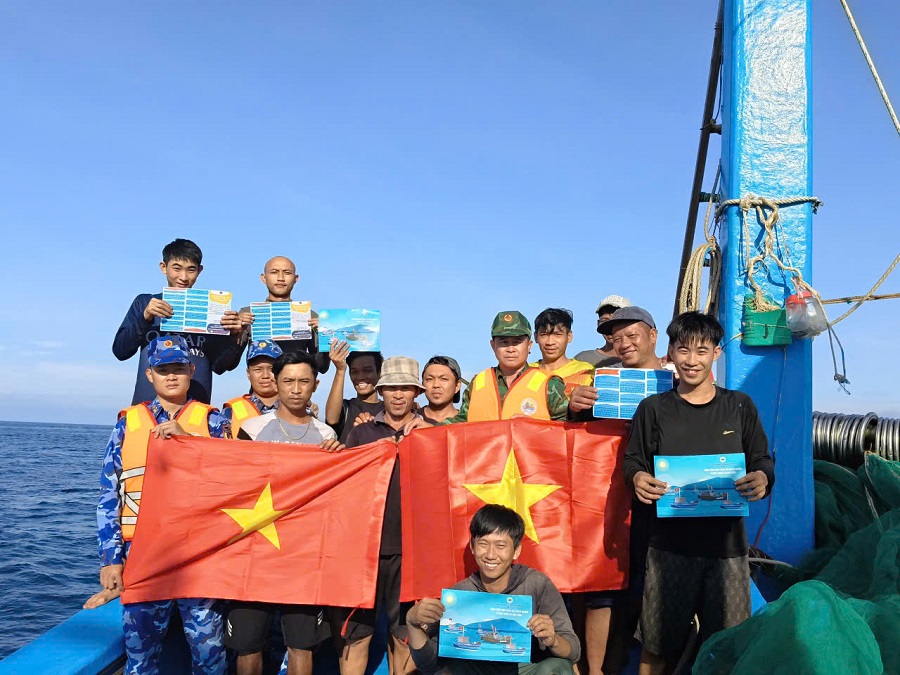 Hải đoàn Biên phòng 48 quyết liệt chống khai thác IUU trên vùng biển miền Trung