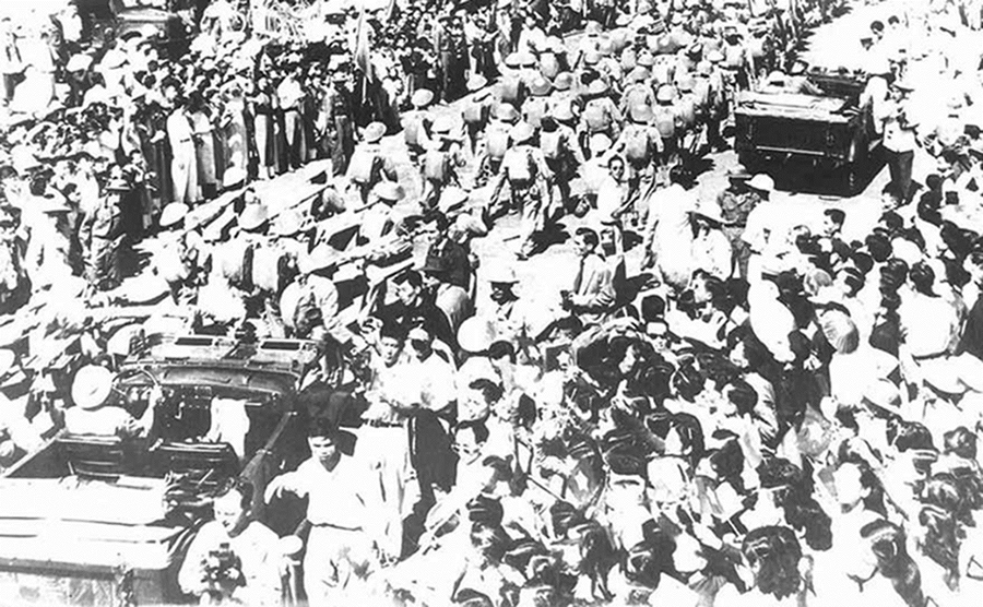 Đoàn quân chiến thắng tiến về giải phóng Thủ đô Hà Nội. (Ảnh tư liệu) Đoàn quân chiến thắng tiến về giải phóng Thủ đô Hà Nội. (Ảnh tư liệu)