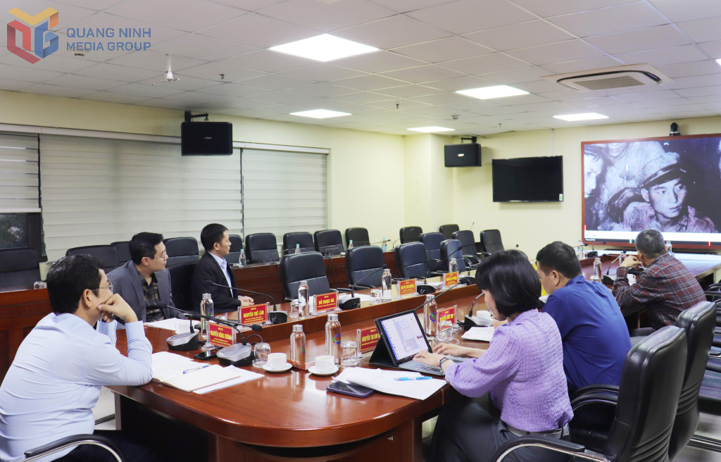 Chấm chung khảo Giải Búa liềm vàng tỉnh Quảng Ninh lần thứ VI – năm 2025