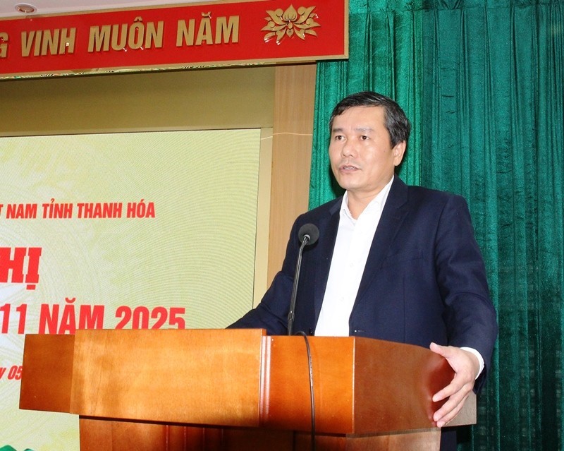 Phó Trưởng Ban Tuyên giáo và Dân vận Tỉnh ủy Phạm Văn Tuấn truyền đạt nội dung Nghị quyết 57-NQ/TW và Nghị quyết số 68-NQ/TW của Bộ Chính trị.