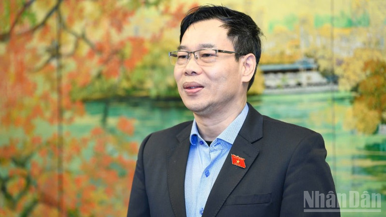 Đại biểu Đỗ Đức Hồng Hà phát biểu. (Ảnh: DUY LINH) Đại biểu Đỗ Đức Hồng Hà phát biểu. (Ảnh: DUY LINH)