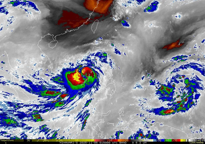 Siêu bão mạnh nhất năm hình thành ngoài khơi Philippines, có thể tiến vào Biển Đông