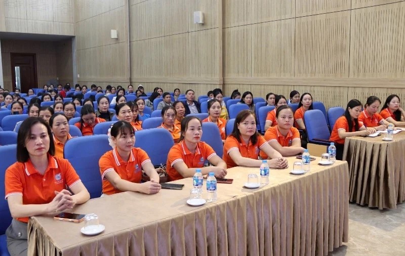 Các đại biểu tham dự chương trình