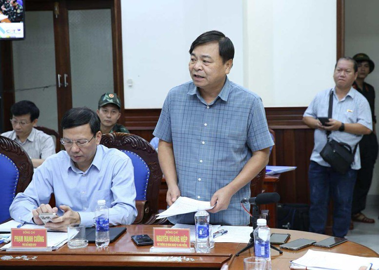 Thứ trưởng Bộ Nông nghiệp và Môi trường Nguyễn Hoàng Hiệp cung cấp thông tin cập nhật về tình hình bão - Ảnh: VGP/Minh Khôi
