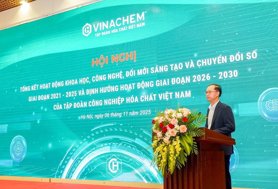 Ông Phùng Ngọc Bộ, Trưởng ban Kỹ thuật Tập đoàn Báo cáo kết quả hoạt động KHCN, đổi mới sáng tạo và chuyển đổi số giai đoạn 2021 - 2025