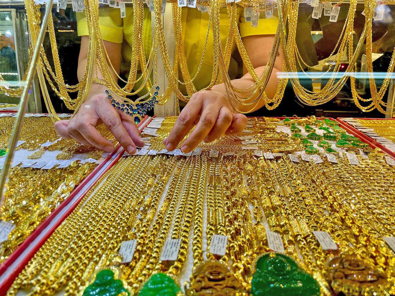 Giá vàng hôm nay 06/11: Thế giới nhích tăng, trong nước giảm 700.000 đồng/lượng. (Ảnh minh họa)