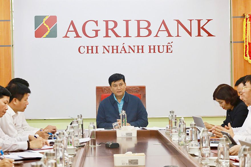Phó Bí thư Đảng ủy, Thành viên HĐTV, Tổng Giám đốc Agribank Phạm Toàn Vượng cùng đoàn công tác làm việc nắm bắt tình hình các đơn vị trên địa bàn thành phố Huế Phó Bí thư Đảng ủy, Thành viên HĐTV, Tổng Giám đốc Agribank Phạm Toàn Vượng cùng đoàn công tác làm việc nắm bắt tình hình các đơn vị trên địa bàn thành phố Huế