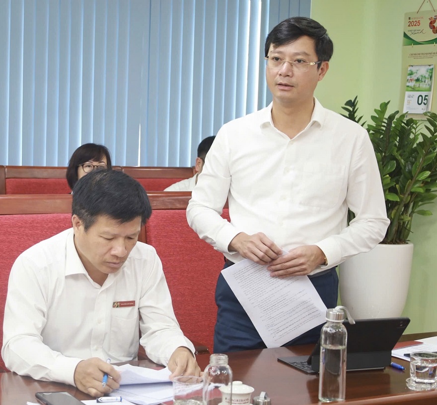 Phó Tổng Giám đốc Đỗ Đức Thành, kiêm Trưởng Ban Tổ chức Nhân sự Agribank phát biểu tại buổi làm việc Phó Tổng Giám đốc Đỗ Đức Thành, kiêm Trưởng Ban Tổ chức Nhân sự Agribank phát biểu tại buổi làm việc