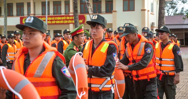 Đắk Lắk: Phòng Cảnh sát cơ động lên đường hỗ trợ phòng, chống bão số 13