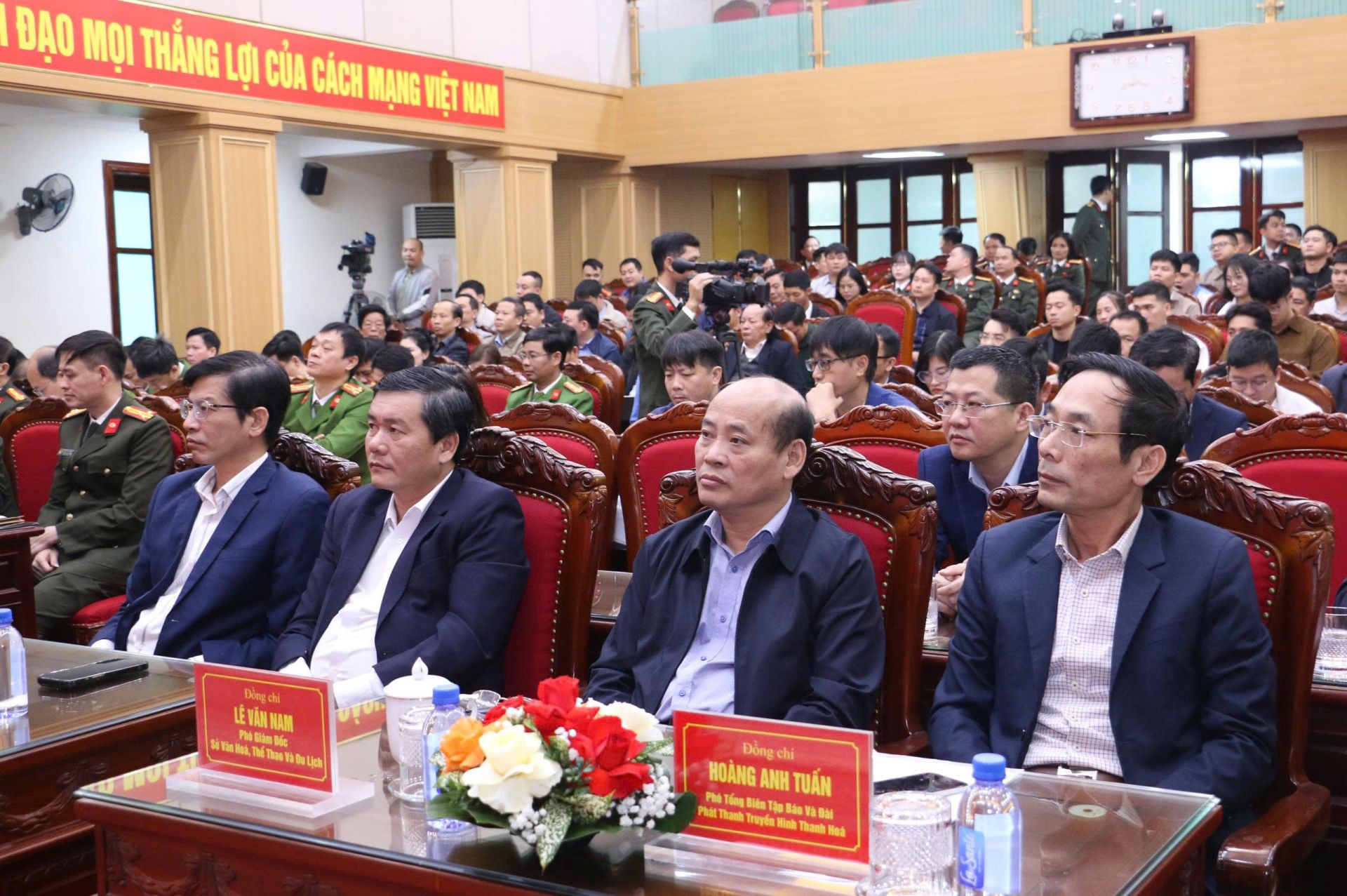 Các đại biểu tham dự hội nghị