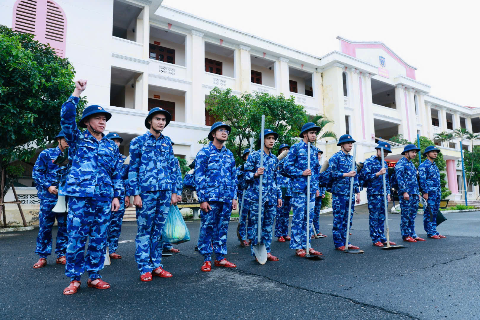 Báo động kiểm tra tổ cơ động sẵn sàng giúp đỡ nhân dân trên địa bàn Báo động kiểm tra tổ cơ động sẵn sàng giúp đỡ nhân dân trên địa bàn