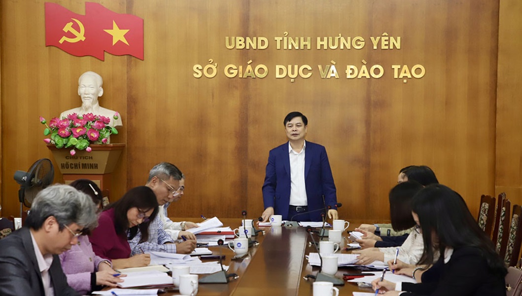 Phó Chủ tịch UBND tỉnh Phạm Văn Nghiêm phát biểu tại cuộc họp Phó Chủ tịch UBND tỉnh Phạm Văn Nghiêm phát biểu tại cuộc họp