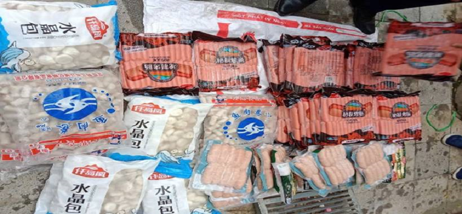 Lực lượng QLTT Tuyên Quang tiêu hủy 122kg thực phẩm không rõ nguồn gốc