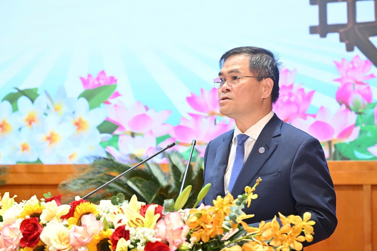 Ông Bùi Văn Khắng, Chủ tịch UBND tỉnh Quảng Ninh: Tỉnh Quảng Ninh cam kết phát huy tối đa vai trò cầu nối kinh tế - văn hóa, góp phần củng cố hơn nữa mối quan hệ hữu nghị vĩ đại, đoàn kết đặc biệt và hợp tác toàn diện giữa Việt Nam và Lào - Ảnh: BTC Ông Bùi Văn Khắng, Chủ tịch UBND tỉnh Quảng Ninh: Tỉnh Quảng Ninh cam kết phát huy tối đa vai trò cầu nối kinh tế - văn hóa, góp phần củng cố hơn nữa mối quan hệ hữu nghị vĩ đại, đoàn kết đặc biệt và hợp tác toàn diện giữa Việt Nam và Lào - Ảnh: BTC