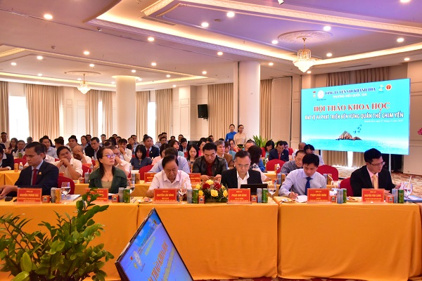 Đại biểu đến dự