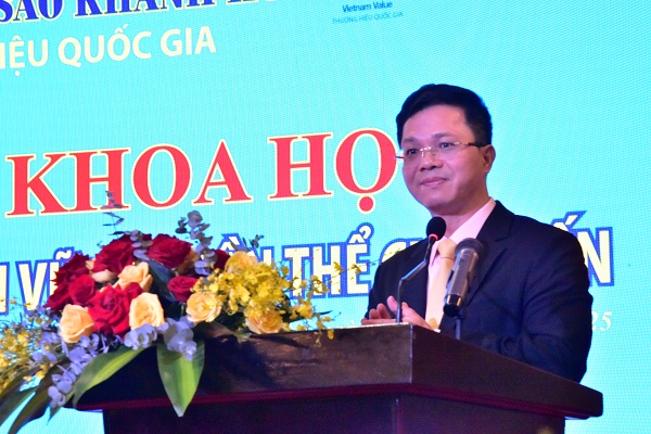 TS. Nguyễn Văn Long- Vụ trưởng Vụ Khoa học và Công nghệ- Bộ NNMT phát biểu chúc mừng