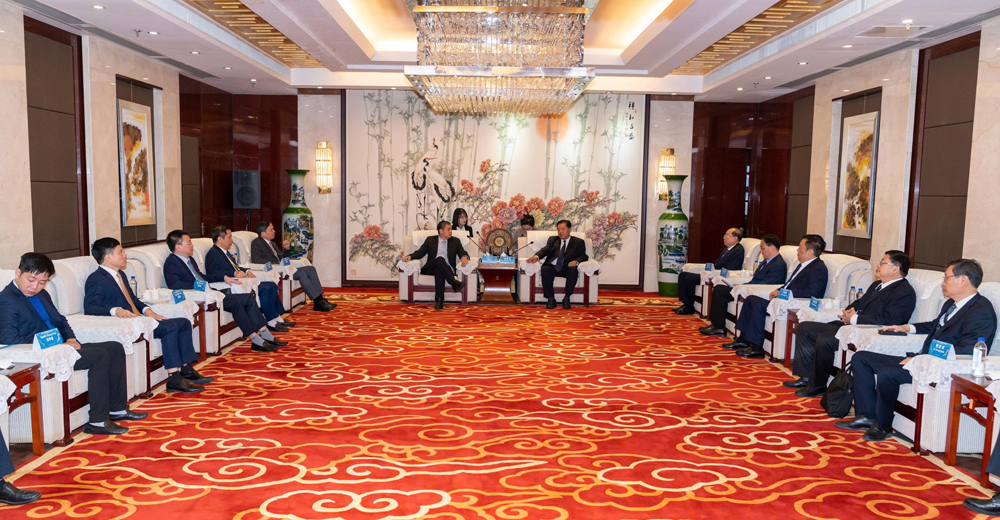 Đoàn công tác Bộ Công Thương và tỉnh Bắc Ninh chào xã giao lãnh đạo chính quyền tỉnh Sơn Đông và thành phố Đức Châu.