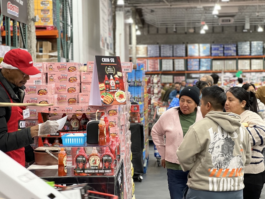 Một sản phẩm tương ớt Việt gây chú ý tại các siêu thị