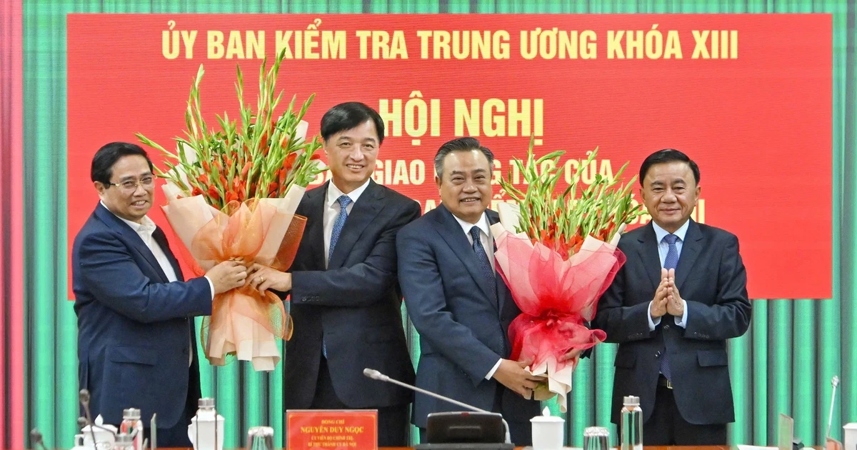 Hội nghị bàn giao công tác của Chủ nhiệm Ủy ban Kiểm tra Trung ương