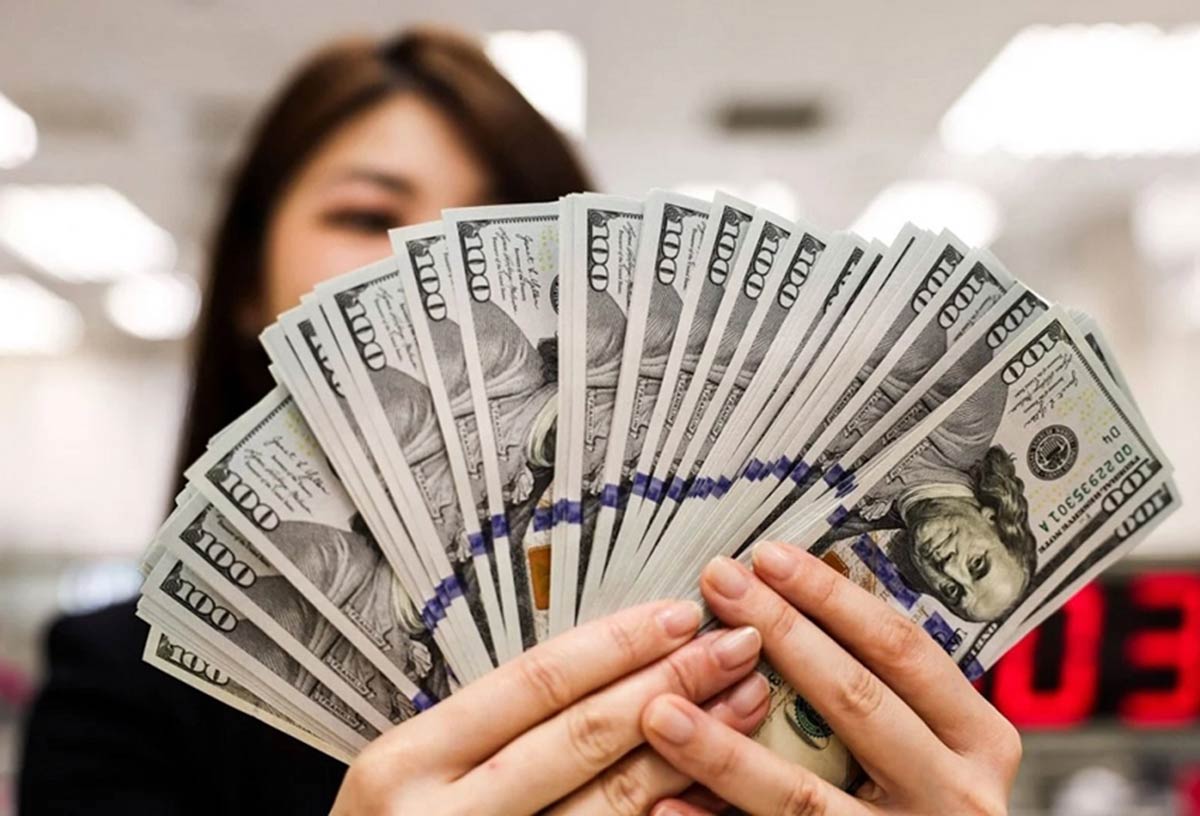 Tỷ giá USD hôm nay 7/11: Thế giới giảm, “chợ đen” tăng mạnh gần 28.000 đồng. (Ảnh minh họa)