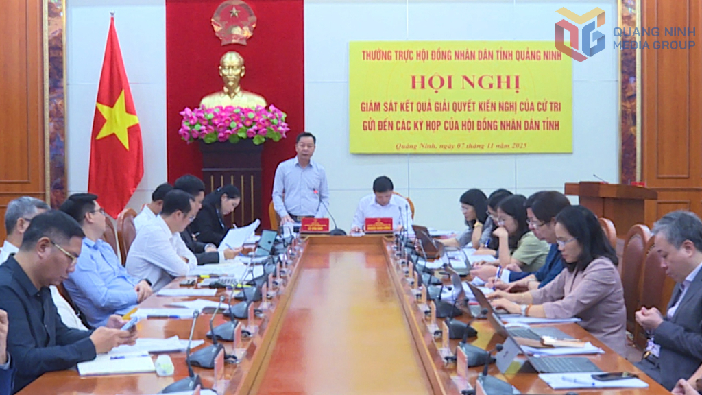 Ông Lê Văn Ánh, Phó Chủ tịch UBND tỉnh Quảng Ninh, phát biểu tại hội nghị.