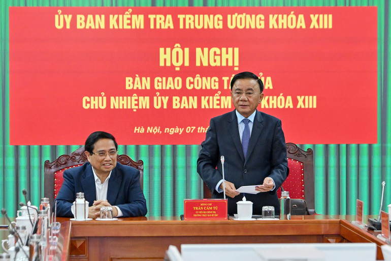 Thường trực Ban B&iacute; thư Trần Cẩm T&uacute; ph&aacute;t biểu tại hội nghị. (Ảnh: THỦY NGUY&Ecirc;N)