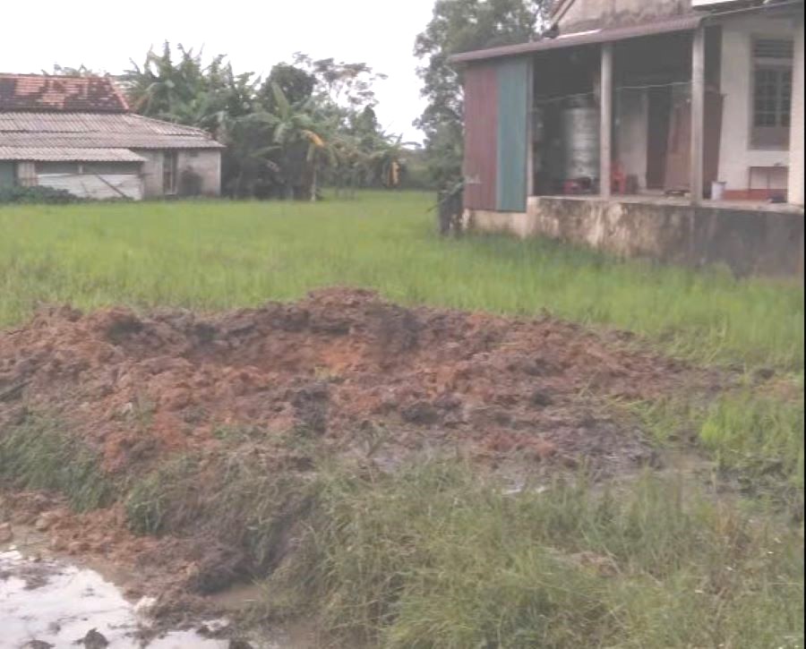 Quảng Trị: Vụ nổ giữa ruộng lúa gần nhà dân là do đạn pháo sót lại sau chiến tranh