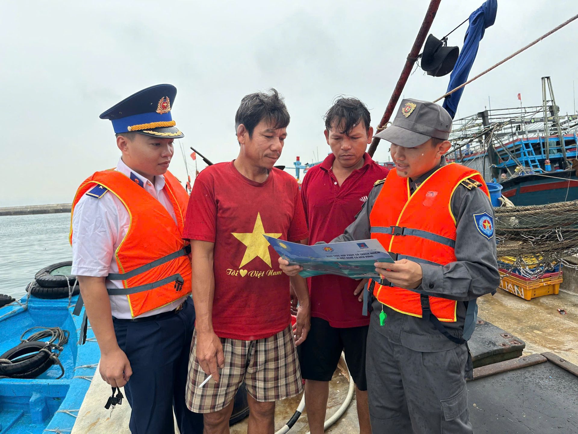 Chi đội Kiểm ngư số 4 góp phần nâng cao ý thức ngư dân trong phòng, chống khai thác IUU