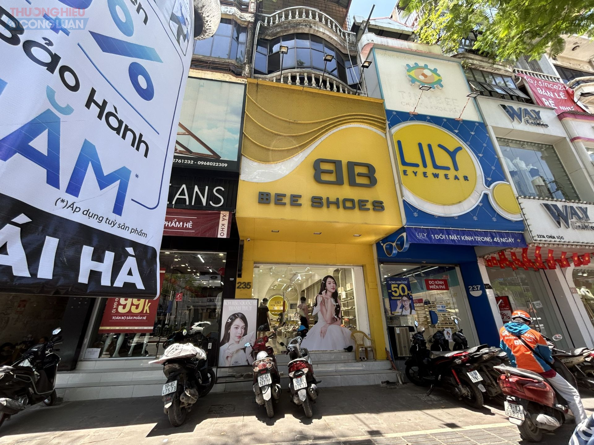 Vi phạm pháp luật về nhãn hàng hóa, cửa hàng giày dép Bee Shoes bị xử phạt