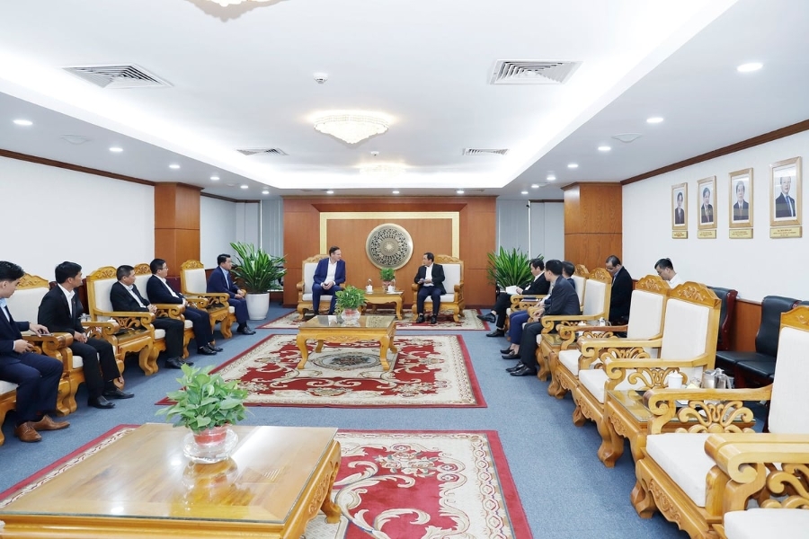 Bộ trưởng Trần Đức Thắng tiếp lãnh đạo 3 doanh nghiệp.