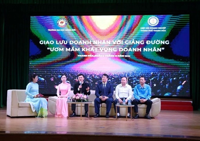 "Khởi nghiệp sinh viên - Ươm mầm doanh nhân"