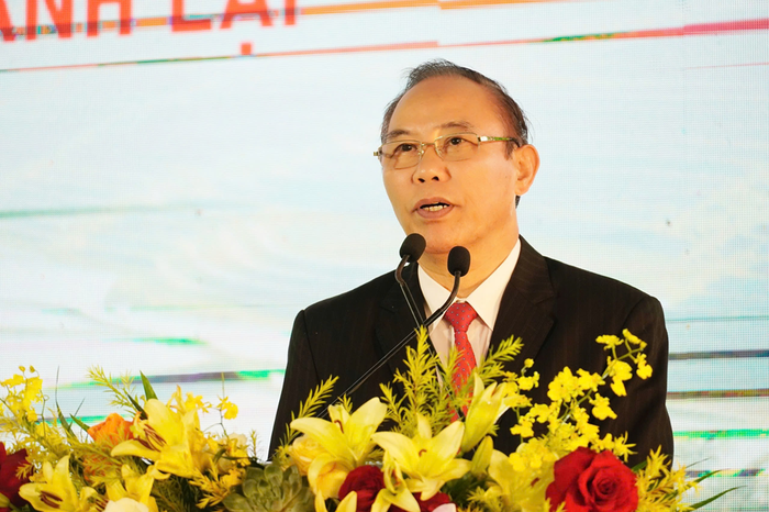 Thứ trưởng Bộ Nông nghiệp và Môi trường Phùng Đức Tiến biểu dương những thành tựu mà Bảo Minh đã đạt được trong suốt ba thập kỷ qua