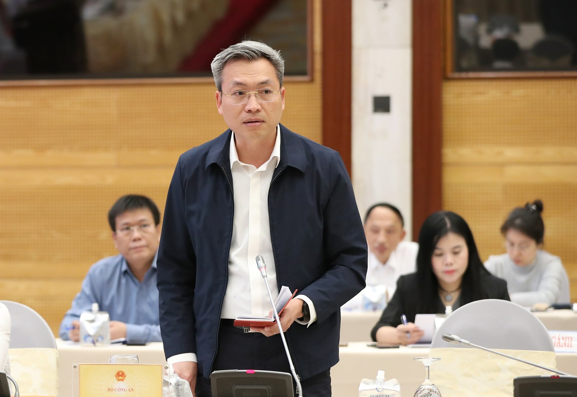 Thiếu tướng Nguyễn Quốc Toản, Chánh Văn phòng, Người phát ngôn của Bộ Công an thông tin tại họp báo. Ảnh: Nhật Bắc