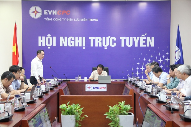 EVNCPC họp khẩn trực tuyến, huy động to&agrave;n lực để khắc phục sự cố, đặt mục ti&ecirc;u cơ bản kh&ocirc;i phục điện to&agrave;n khu vực trong 3 ng&agrave;y tới.