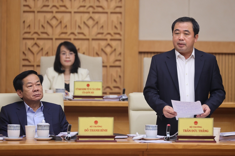 Bộ trưởng Bộ NN&MT Trần Đức Thắng báo cáo tại Phiên họp - Ảnh: VGP/Nhật Bắc Bộ trưởng Bộ NN&MT Trần Đức Thắng báo cáo tại Phiên họp - Ảnh: VGP/Nhật Bắc