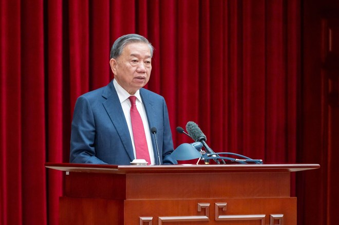 Theo Kết luận 203 do Tổng Bí thư Tô Lâm ký ban hành, Bộ Chính trị yêu cầu khởi công một số dự án quan trọng trong các lĩnh vực giao thông, năng lượng, hạ tầng như dự án đường sắt quốc tế, điện hạt nhân... từ đầu năm 2026. Theo Kết luận 203 do Tổng Bí thư Tô Lâm ký ban hành, Bộ Chính trị yêu cầu khởi công một số dự án quan trọng trong các lĩnh vực giao thông, năng lượng, hạ tầng như dự án đường sắt quốc tế, điện hạt nhân... từ đầu năm 2026.