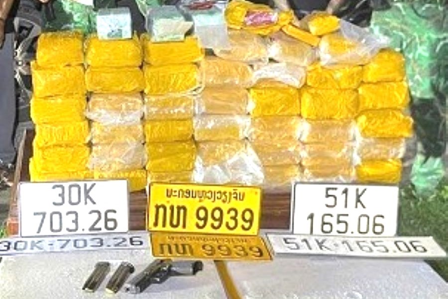 Hơn 45kg ma túy và súng quân dụng được Trần Văn Nam ngụy trang, cất giấu trong hầm gia cố xe ô tô hiệu Kia Carnival 7 chỗ bị các lực lượng chức năng phát hiện, bắt giữ.