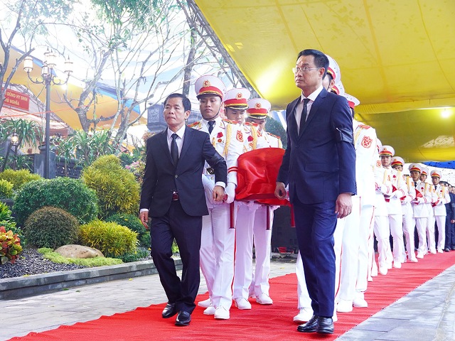 Trang trọng tổ chức lễ truy điệu và an táng các liệt sĩ tại Hang Tám Cô