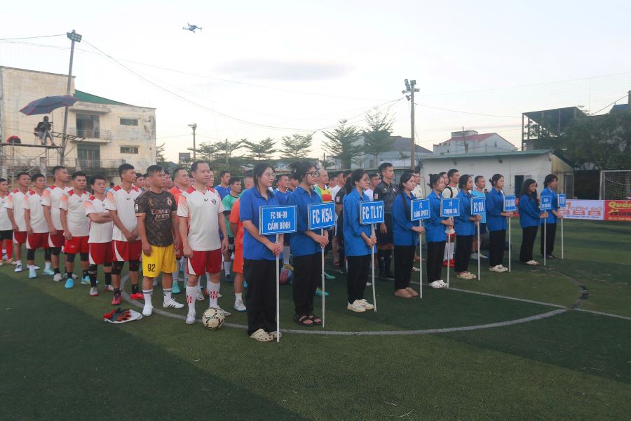 Giải đấu thu hút gần 160 vận động viên đến từ 8 đội bóng trên địa bàn Hà Tĩnh.