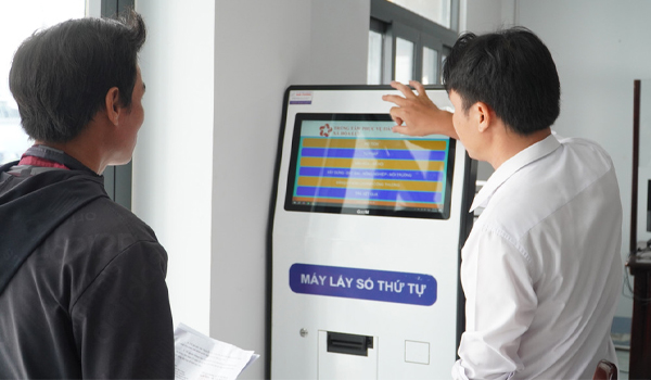 Từ 10/11, Hà Nội triển khai thí điểm kiosk thông minh cấp bản sao số cho người dân