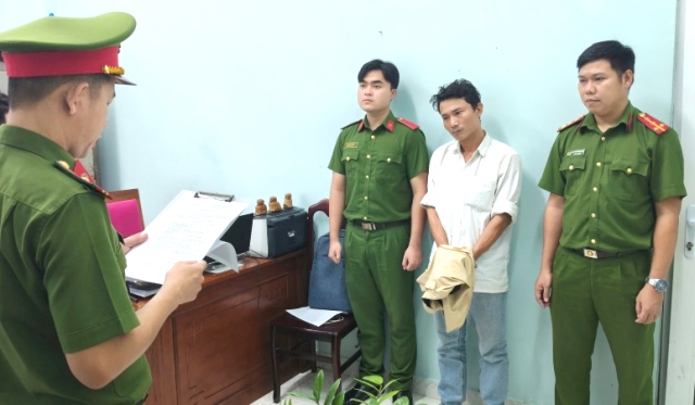 Bắt cựu cán bộ đo đạc thành phố Đà Nẵng vì làm giả Giấy chứng nhận quyền sử dụng đất