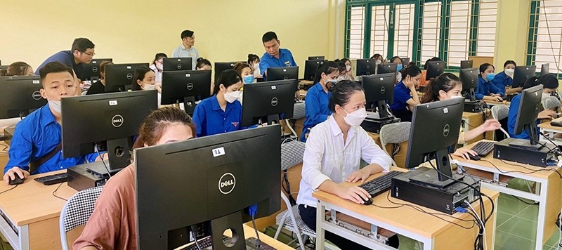 Trường Đại học Hồng Đức đã đưa học phần công nghệ số 3, tín chỉ áp dụng cho tất cả các chương trình đào tạo trình độ đại học để giáo dục kỹ năng số cho sinh viên.