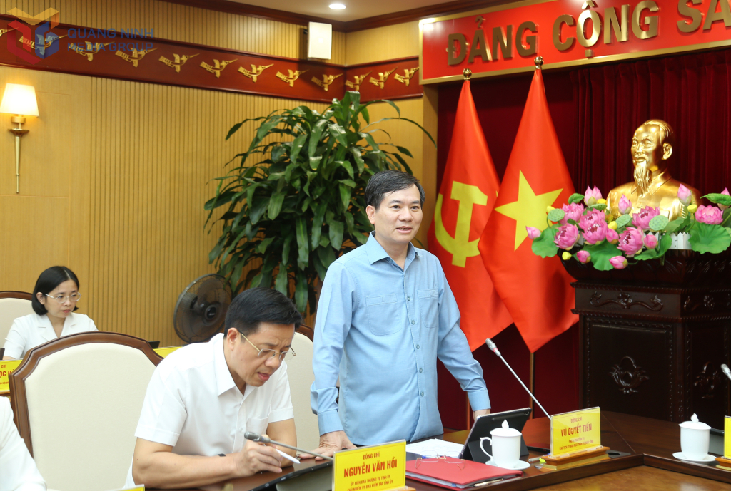 Ông Vũ Quyết Tiến, Phó Bí thư Tỉnh ủy, Chủ tịch Ủy ban MTTQ tỉnh Quảng Ninh, phát biểu tại hội nghị.