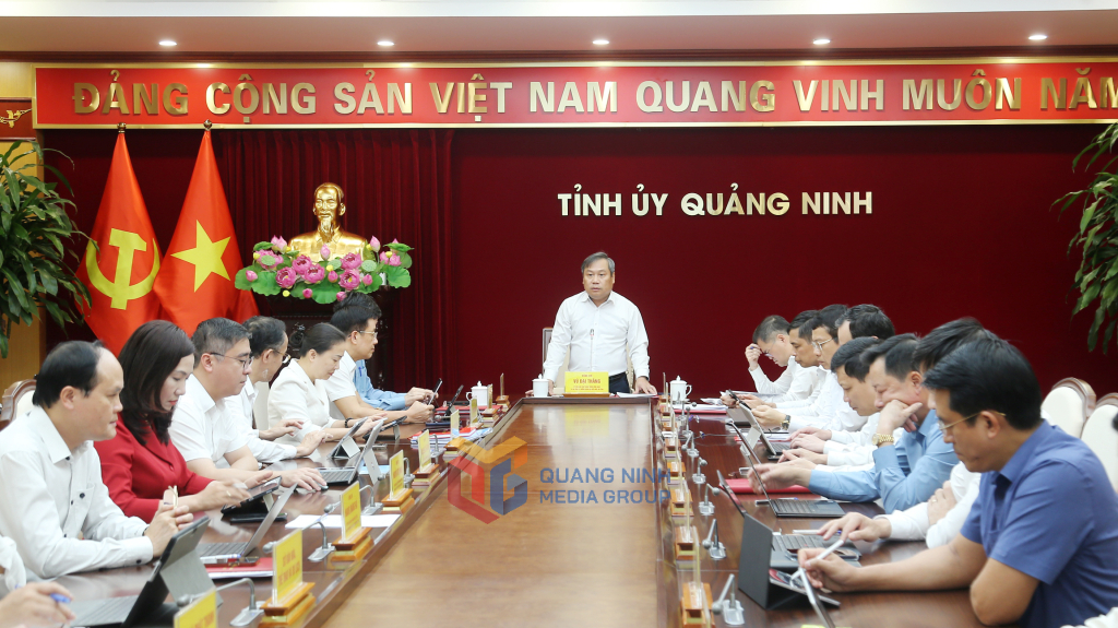 Kỳ họp giao ban đầu tiên của Thường trực Tỉnh ủy Quảng Ninh theo hình thức “không giấy tờ”