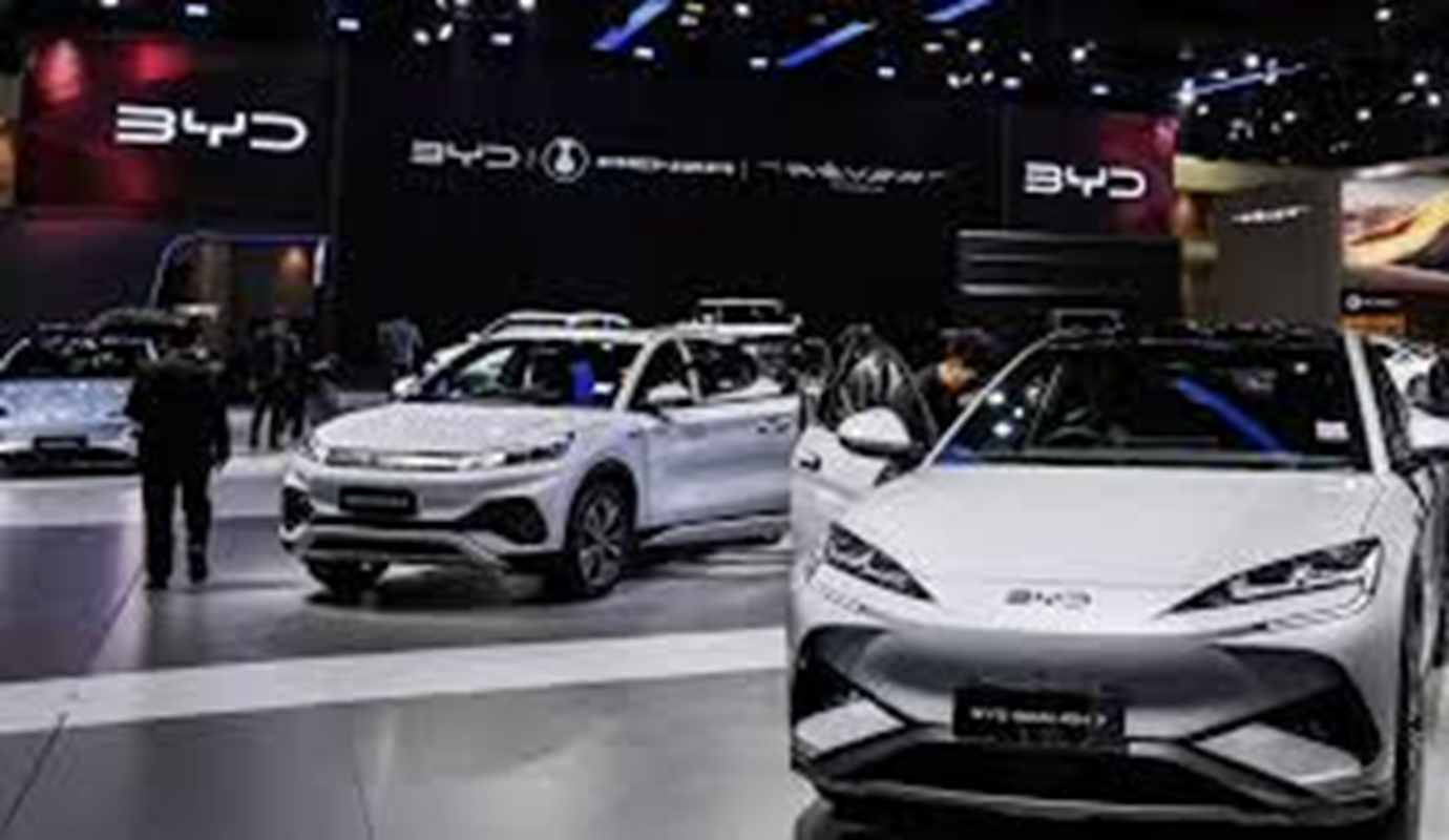 Cắt giảm ưu đãi thuế xe điện tại Trung Quốc và"Cơn sốt" mua xe cuối năm