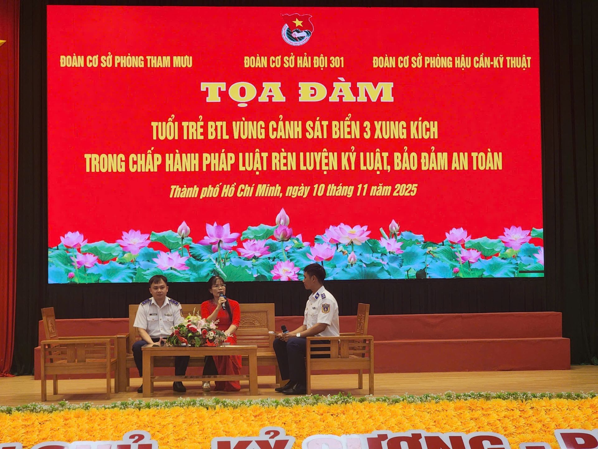 Tuổi trẻ Hải đội 301 sôi nổi các hoạt động hưởng ứng Ngày Pháp luật Việt Nam năm 2025