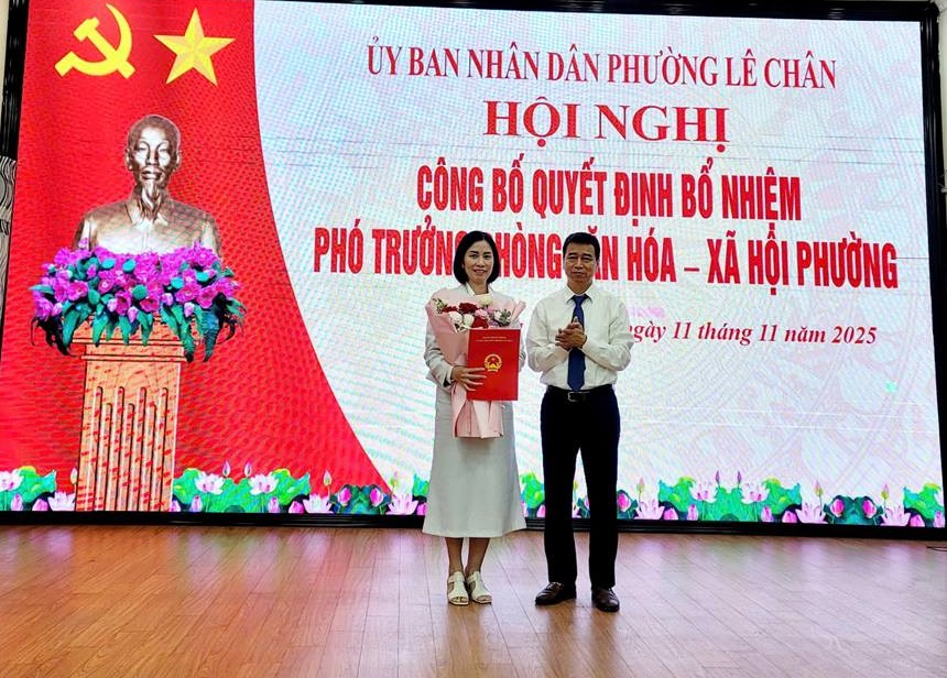 Công bố Quyết định bổ nhiệm Phó Trưởng phòng Văn hóa – Xã hội phường Lê Chân